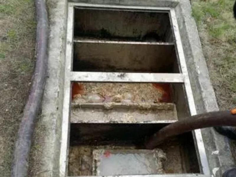 和平镇隔油池清理