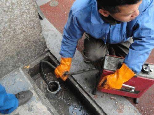 和平镇疏通下水道